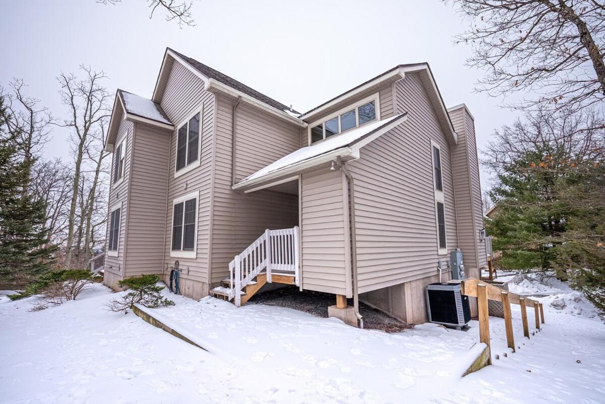 Luxury House In Pocono Mountains Holiday home Tannersville