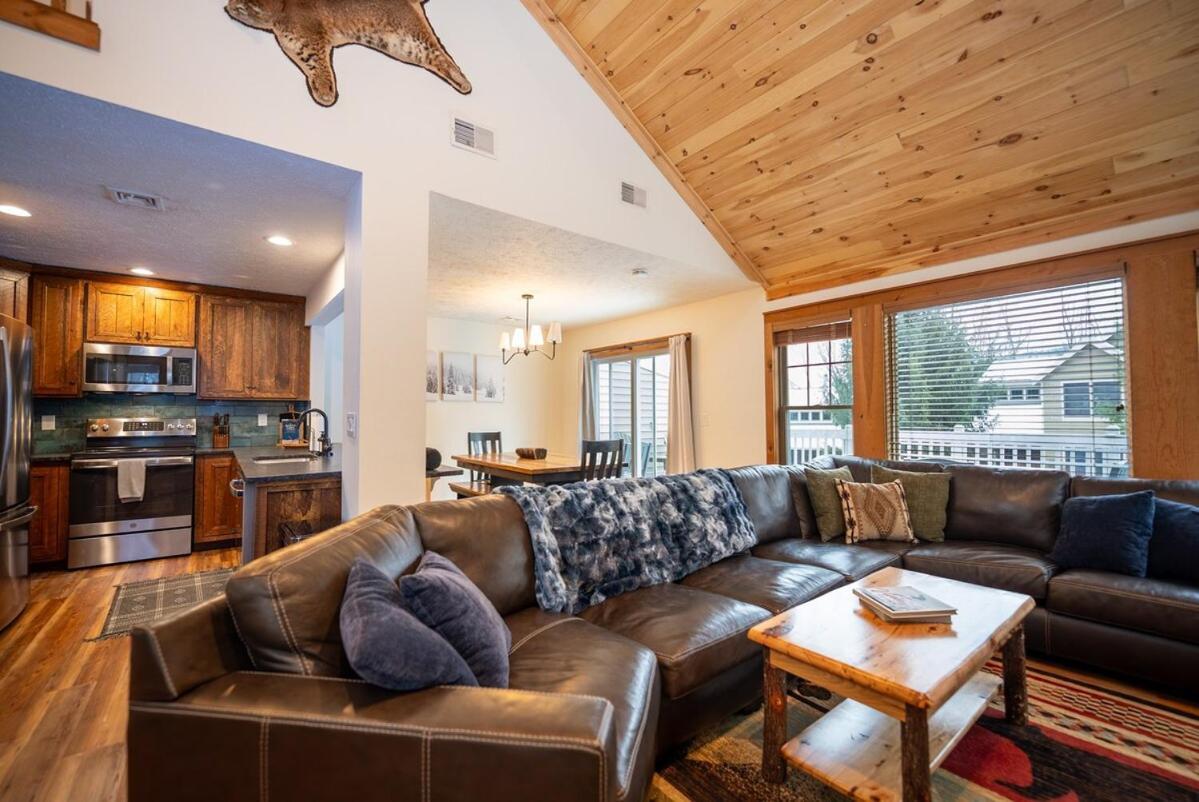 Luxury House In Pocono Mountains Holiday home Tannersville